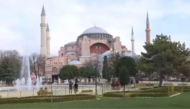 Osmanlı Hanedan Reisi Şehzade Osmanoğlu için mevlit okundu