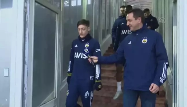 Mesut Özil, Fenerbahçe ile ilk antrenmanına çıktı (3)