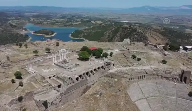 2 bin 300 yıl önceki Bergama Antik Kenti 