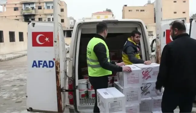 Türk askerinden Rasulayn'da muhtaç ailelere insani yardım dağıtımı