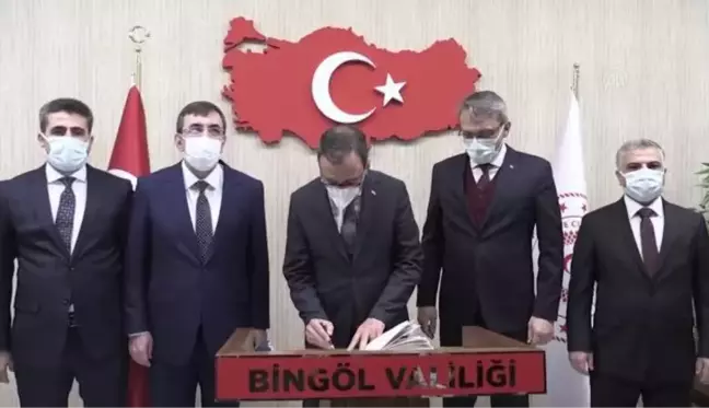 Gençlik ve Spor Bakanı Kasapoğlu, Bingöl Valiliğini ve Belediyeyi ziyaret etti (2)