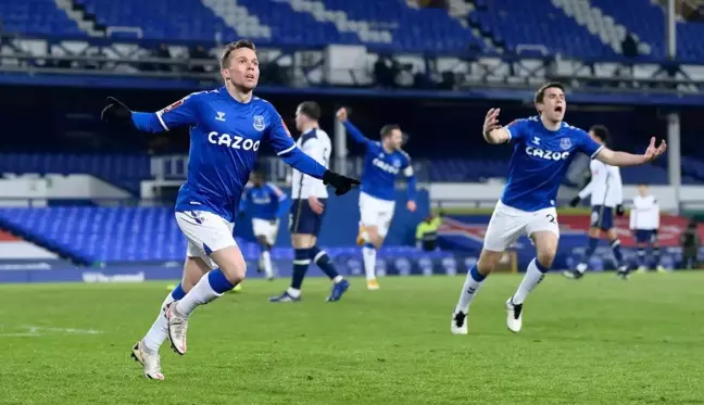 Everton, uzatmaya giden maçta Tottenham'ı 5-4 yenerek FA Cup'ta tur atladı