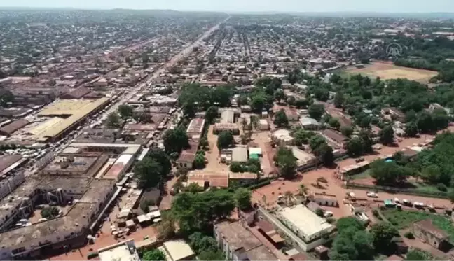 Sadakataşı Derneğinden Mali'ye okul