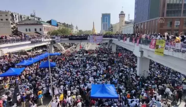 Son dakika: Myanmar'da darbe karşıtı protestolar - Rusya ve Çin büyükelçilikleri önünde eylem