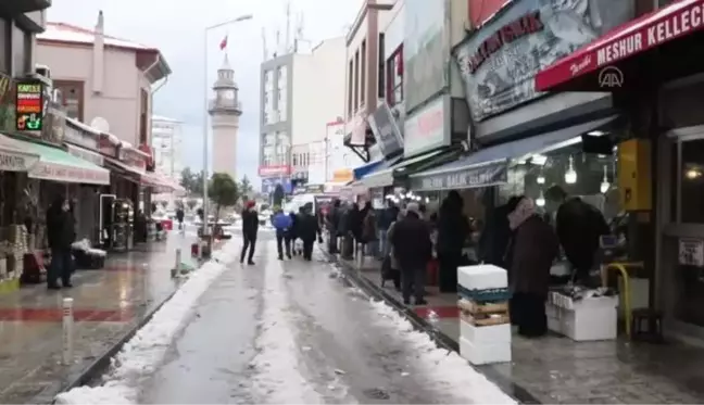 Kar yağışının ardından vatandaşların hamsiye talebi arttı