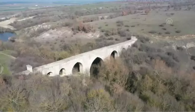 Tarihi su yolundaki kemerin kaçak kazıyla tahrip edildiği iddia edildi