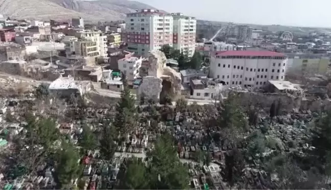 DİYARBAKIR - Akademisyenler önemli şahsiyetlere ait mezarların izini sürecek