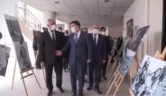 Iğdırlı genç, açtığı sergilerle Hocalı Katliamı'nı unutturmuyor