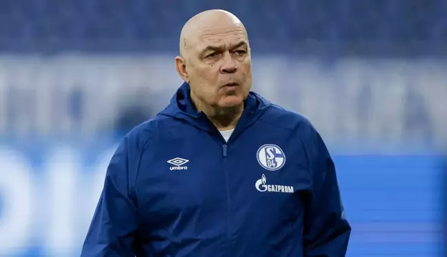 Schalke 04, kötü sonuçların ardından 3 kişinin görevine son verdi! 4. kez hoca değiştirdiler