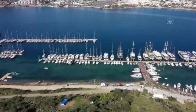 Bodrum'da dalgıçların yaptığı deniz dibi temizliğinde bir ton atık toplandı