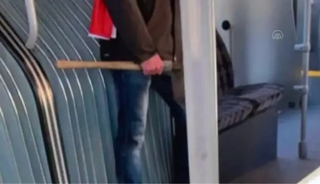 STOCKHOLM - İsveç'te baltalı bir kişi Müslümanları tehdit etti
