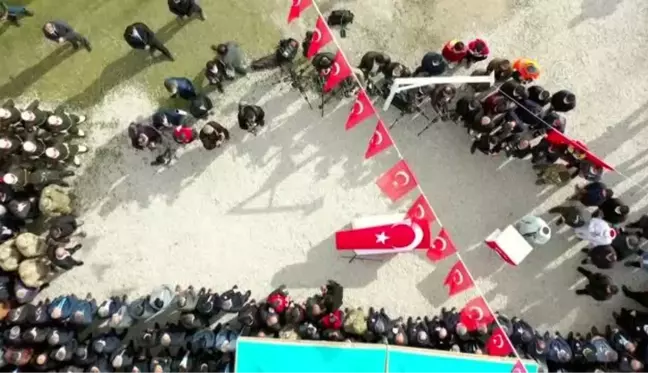 KAHRAMANMARAŞ - Tatvan'da şehit olan Astsubay Üstçavuş Yılmaz, son yolculuğuna uğurlandı (3)