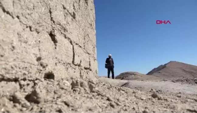 VAN 'Urartu kalesinin bekçisi' roman kahramanı oldu