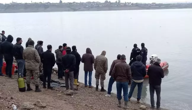 Alabora olan teknedeki kayıp balıkçının cansız bedenine ulaşıldı