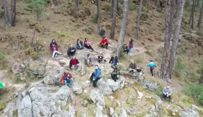 Yazılı Kanyon Tabiat Parkı'nda zor şartlarda doğada hayatta kalma eğitimi verildi