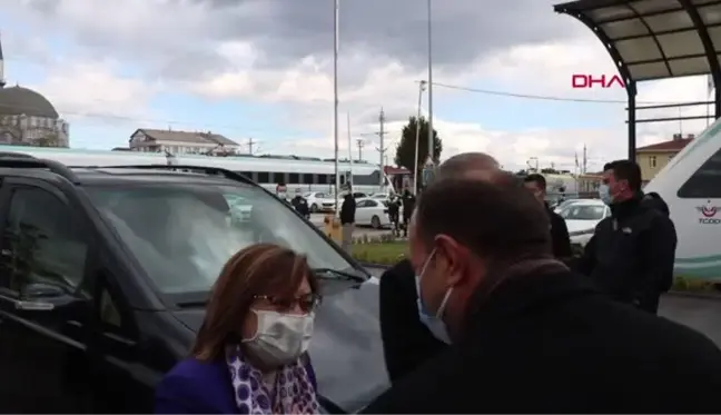 SAKARYA Vali Gül ve Başkan Şahin, milli treni incelemek için Gaziantep'ten Sakarya'ya geldi