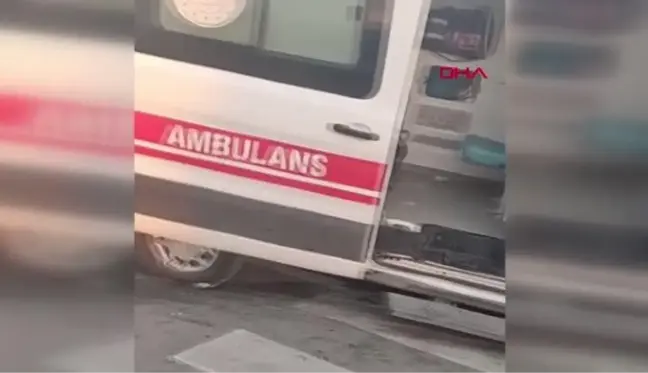 MERSİN Hasta taşıyan ambulansla otomobil çarpıştı 1 yaralı