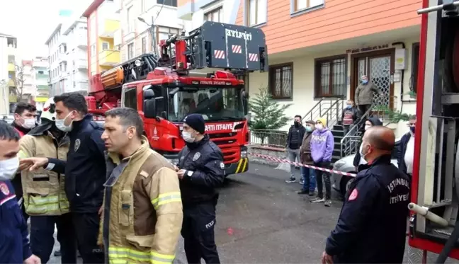 Son dakika haber! Maltepe'de yangında mahsur kalan bir kişiyi itfaiye ekipleri kurtardı