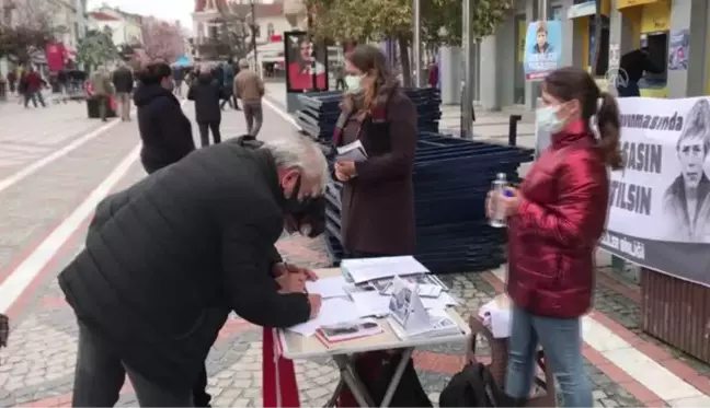 Türkiye Gençlik Birliği üyeleri HDP'nin kapatılması için imza kampanyası başlattı