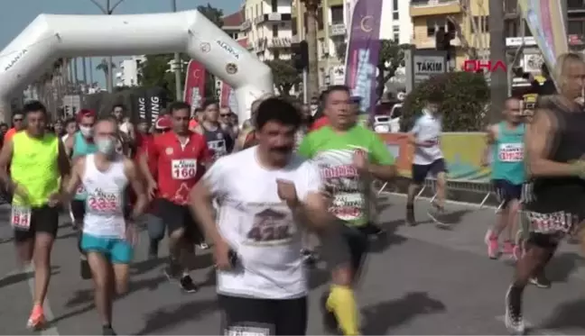 SPOR Alanya'da 21'inci Atatürk Halk Koşusu ve Yarı Maratonu yapıldı