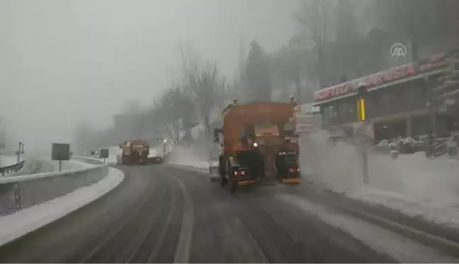 Bolu Dağı'nda kar yağışı etkili oluyor