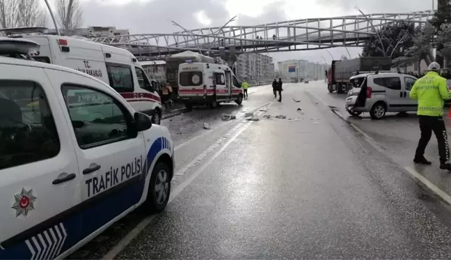 Zincirleme trafik kazalarında 5 kişi yaralandı