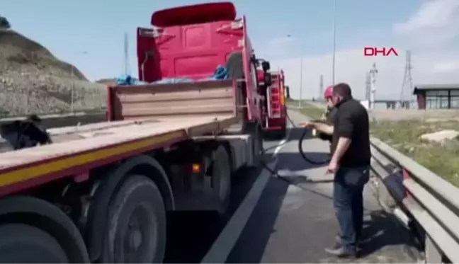 Son dakika haberi... KOCAELİ Sürücünün dikkati, TIR'ın yanmasını önledi