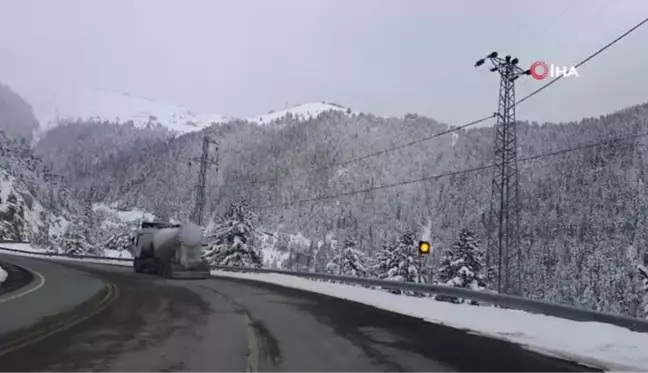 Sezonu kapatmaya hazırlanan Zigana'ya Mart'ın son günlerinde kar sürprizi: 75 santimetreye ulaştı