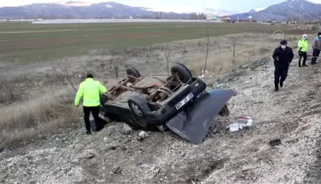 Son dakika: Otomobil devrildi: 1 ölü, 1 yaralı