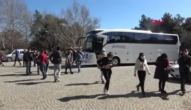 ÖĞRENCİLER, 'YARIN ÇOK GENÇ OLACAK' PROJESİ KAPSAMINDA ŞEHİTLİKLERİ ZİYARET ETTİ