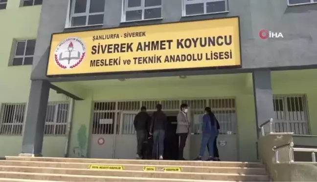 Öğrenciler ürettikleri istiridye mantarların hasadına başladı