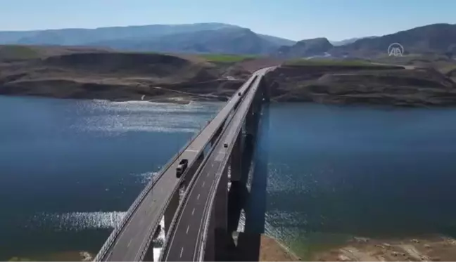 Türkiye'nin en uzun köprüleri arasına girecek Hasankeyf-2 Köprüsü yarın hizmete alınacak