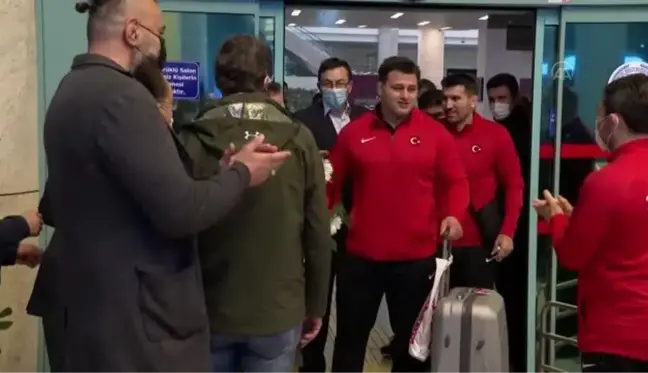 Milli güreşçi Rıza Kayaalp'e coşkulu karşılama