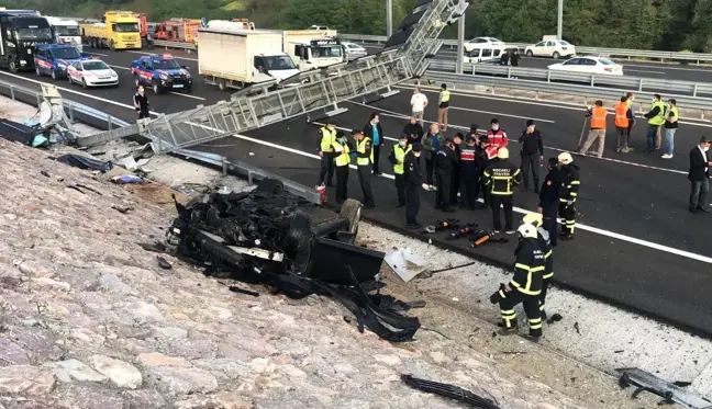 Son dakika haber... 4 kişinin öldüğü kazada hurdaya dönen otomobilin şoförü izinliymiş