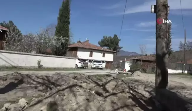 Köyde tamir yaparken tarihi eser buldu