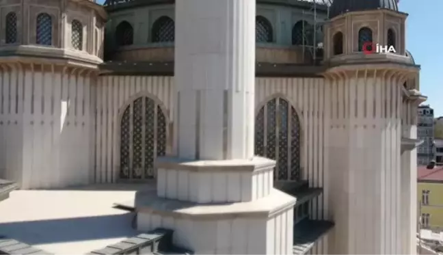 Büyük açılışa günler kaldı...Taksim Camii, Çamlıca Camii ile aynı karede