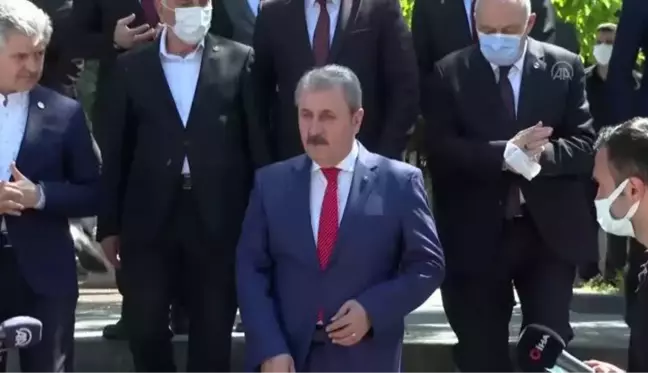 BBP Genel Başkanı Destici, Muhsin Yazıcıoğlu'nun mezarını ziyaret etti (2)