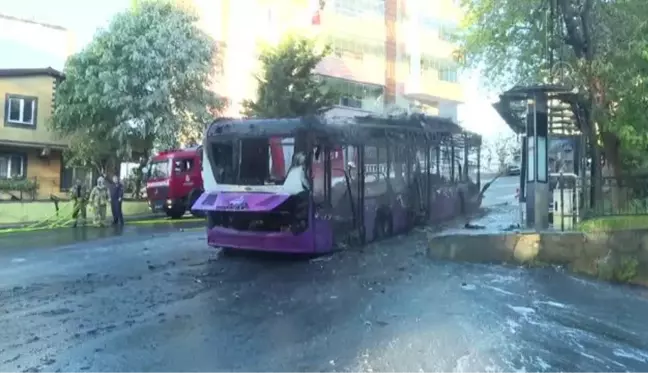 Sarıyer'de park halindeki otobüste çıkan yangın söndürüldü