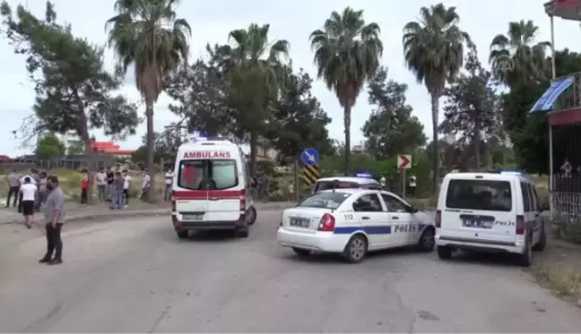 Motosikletle çarpışan taksi Seyhan Nehri'ne düştü: 2 yaralı