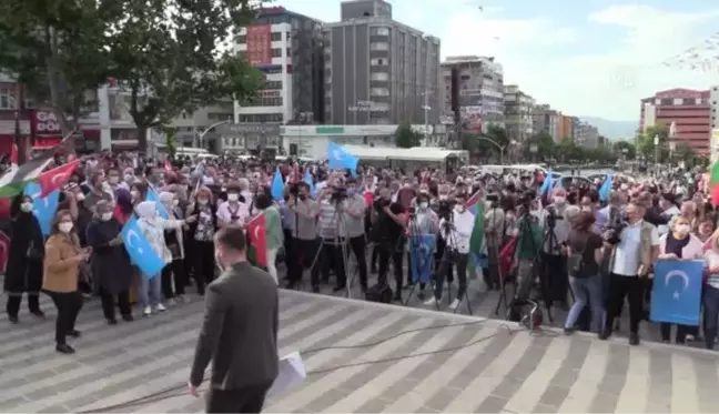 Filistin ve Doğu Türkistan'da yaşanan olaylar protesto edildi