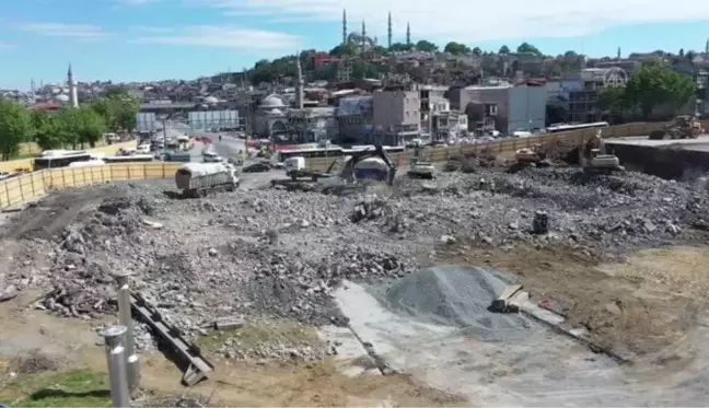 Unkapanı Kavşağı Köprüsünün yıkılması trafik yoğunluğuna yol açtı