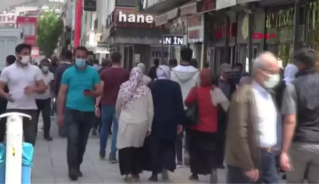 VAN'DA KADEMELİ NORMALLEŞMENİN İLK GÜNÜNDE YOĞUNLUK