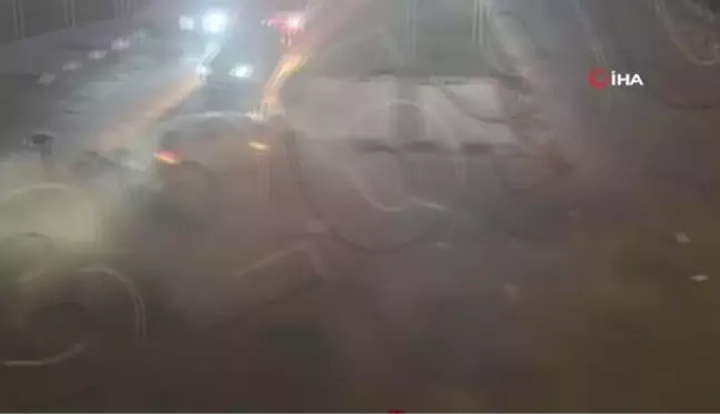 Son dakika haberleri: Manisa'da iki otomobilin çarpıştığı kaza kamerada