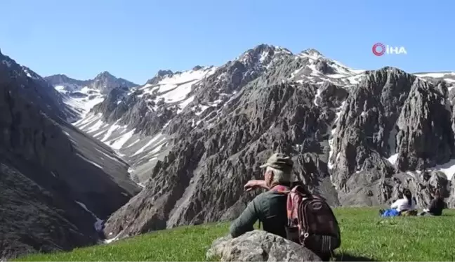 Yaz günü Munzur'da kızak keyfi