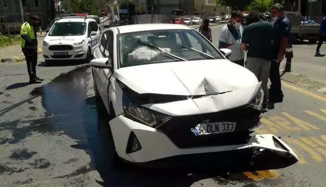 Son dakika haber! İstanbul'da zincirleme kazada genç kadın şok yaşadı