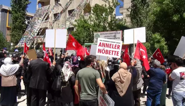 Kocası PKK tarafından şehit edilen anne dağa kaçırılan kızını istiyor