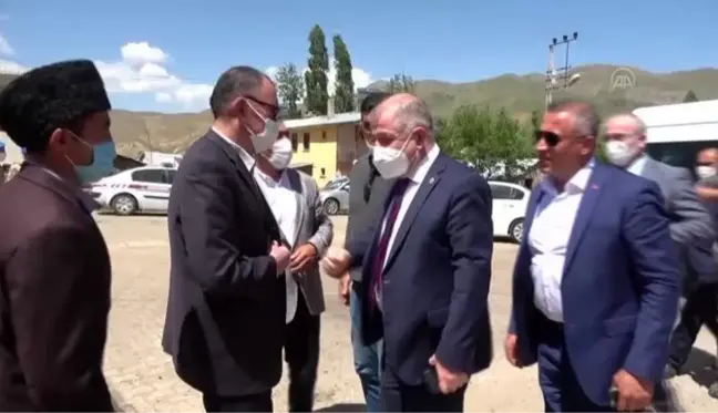 Ümit Özdağ, Kırgız Türklerinin yaşadığı Ulupamir köyünü ziyaret etti