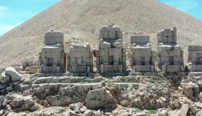 Nemrut Dağı, tam kapanma sonrasında ziyaretçilerini ağırlamaya başladı