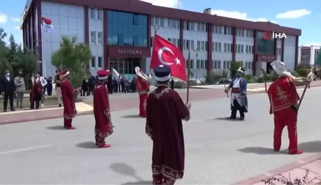 KMÜ'nün kuruluşunun 14. Yılı Mehter Yürüyüşü ve Türkçe Fermanı'nın okunmasıyla başladı