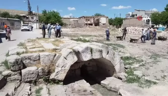 Perre Antik Kent'in yerleşim alanında ilk kazı başladı